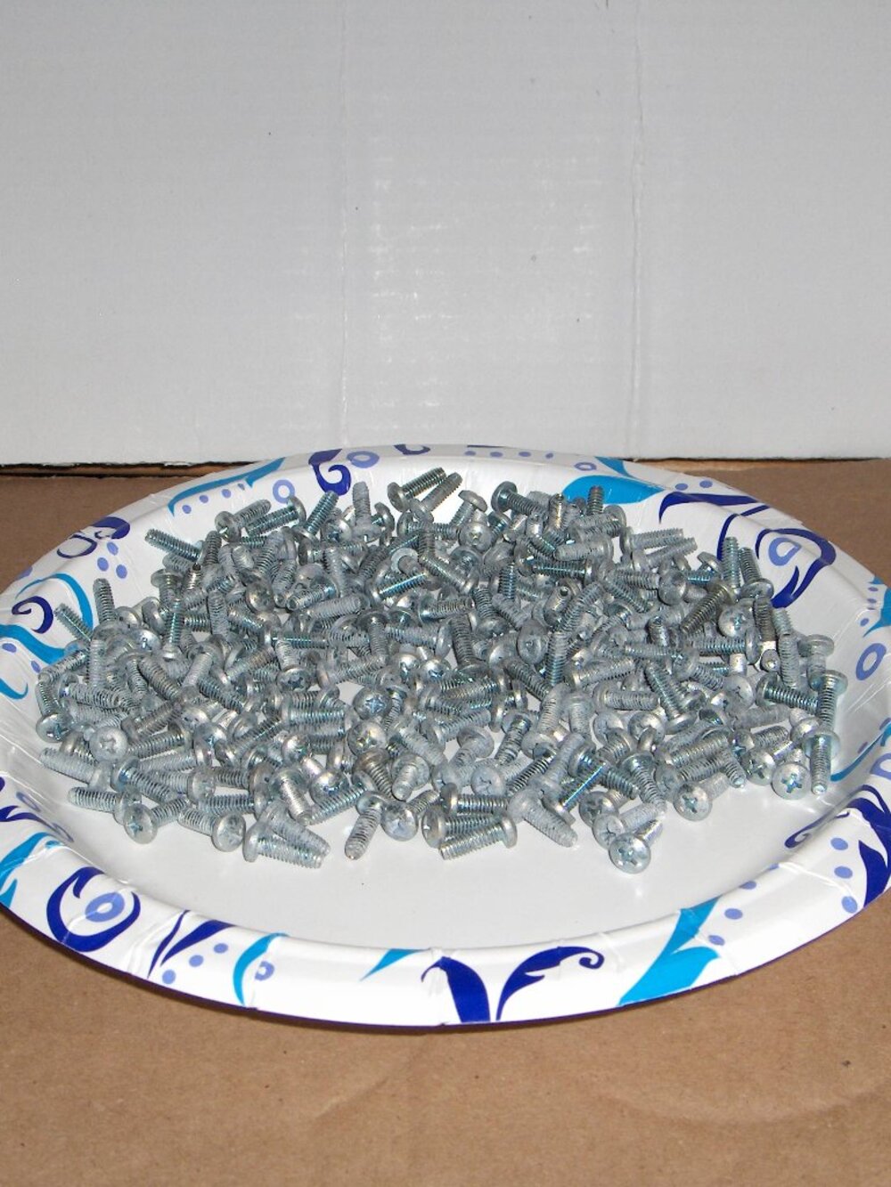 5/32" x 1/2" Pan head taping screws Lot of 260